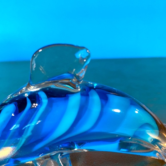 OCEAN MARINE LIFE ART GLASS DOLPHIN FIGURINE CLEAR WITH INTERIOR BLUE SWIRLS 4” - Picture 7 of 12